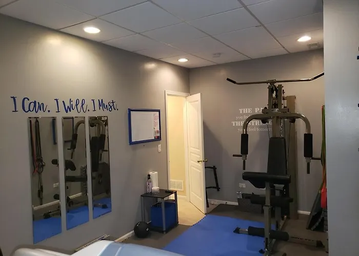 The Valley View 2 Bedroom With Kit And Private Entry Apartment Bolingbrook
